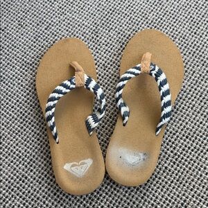 Roxy Tan Suede Flip Flops with Navy & White Braided Straps 8